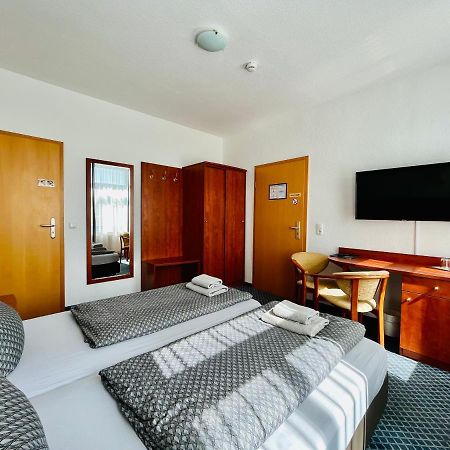 Hotel-Pension "Petridamm" Rostock Dış mekan fotoğraf