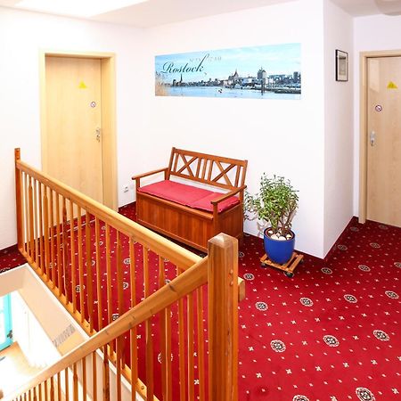 Hotel-Pension "Petridamm" Rostock Dış mekan fotoğraf