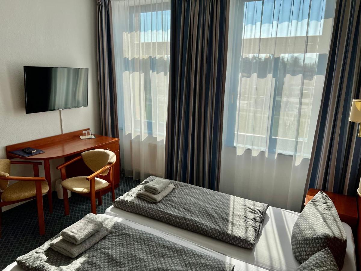 Hotel-Pension "Petridamm" Rostock Dış mekan fotoğraf