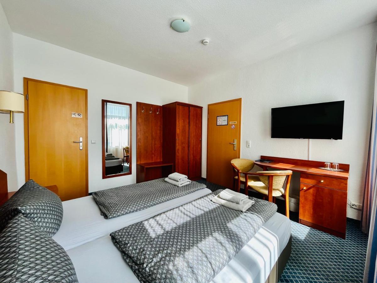 Hotel-Pension "Petridamm" Rostock Dış mekan fotoğraf