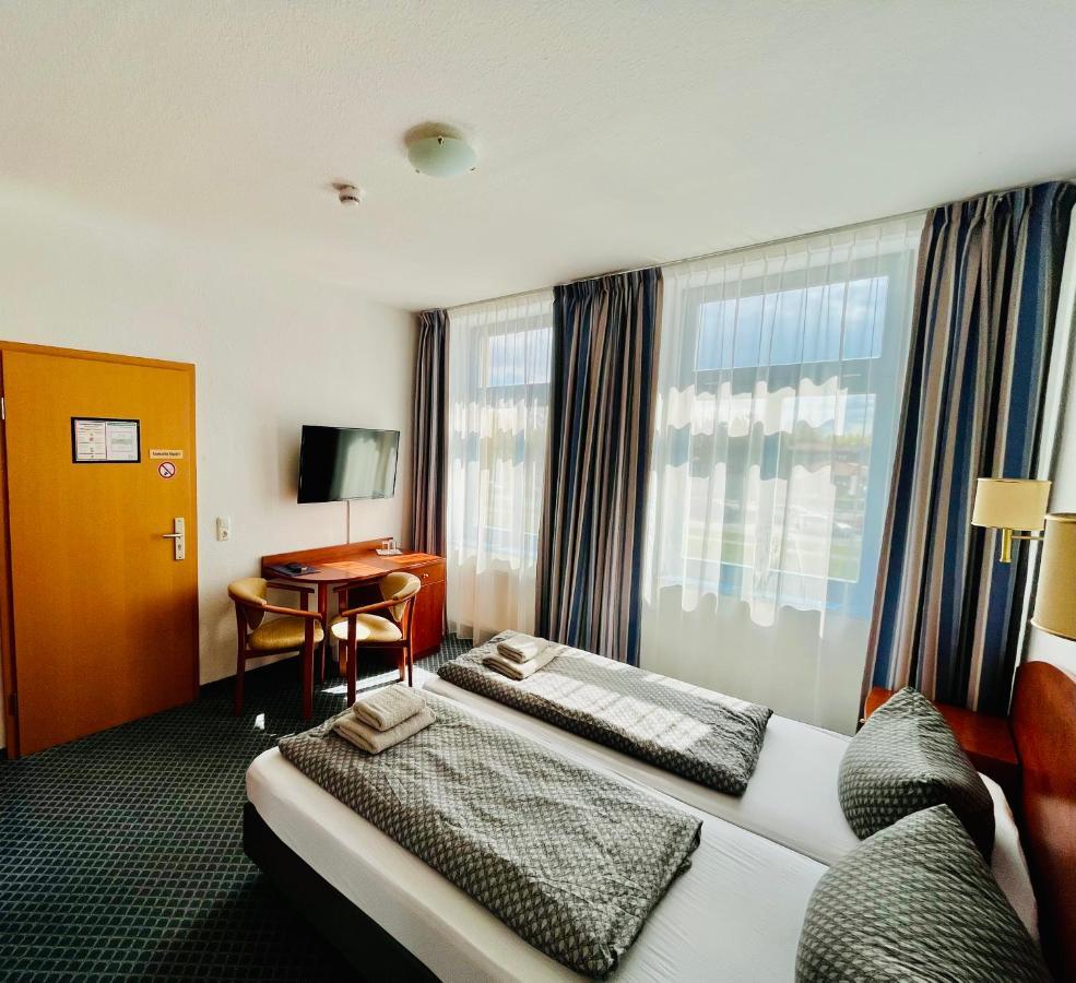 Hotel-Pension "Petridamm" Rostock Dış mekan fotoğraf