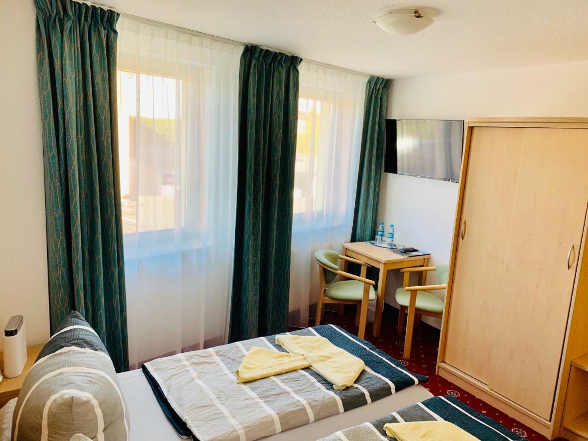 Hotel-Pension "Petridamm" Rostock Dış mekan fotoğraf