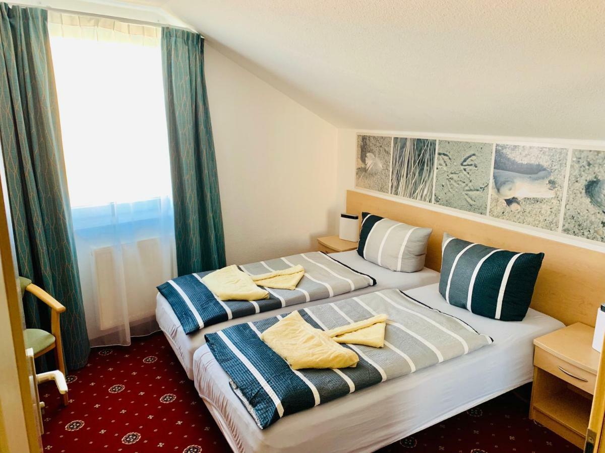 Hotel-Pension "Petridamm" Rostock Dış mekan fotoğraf