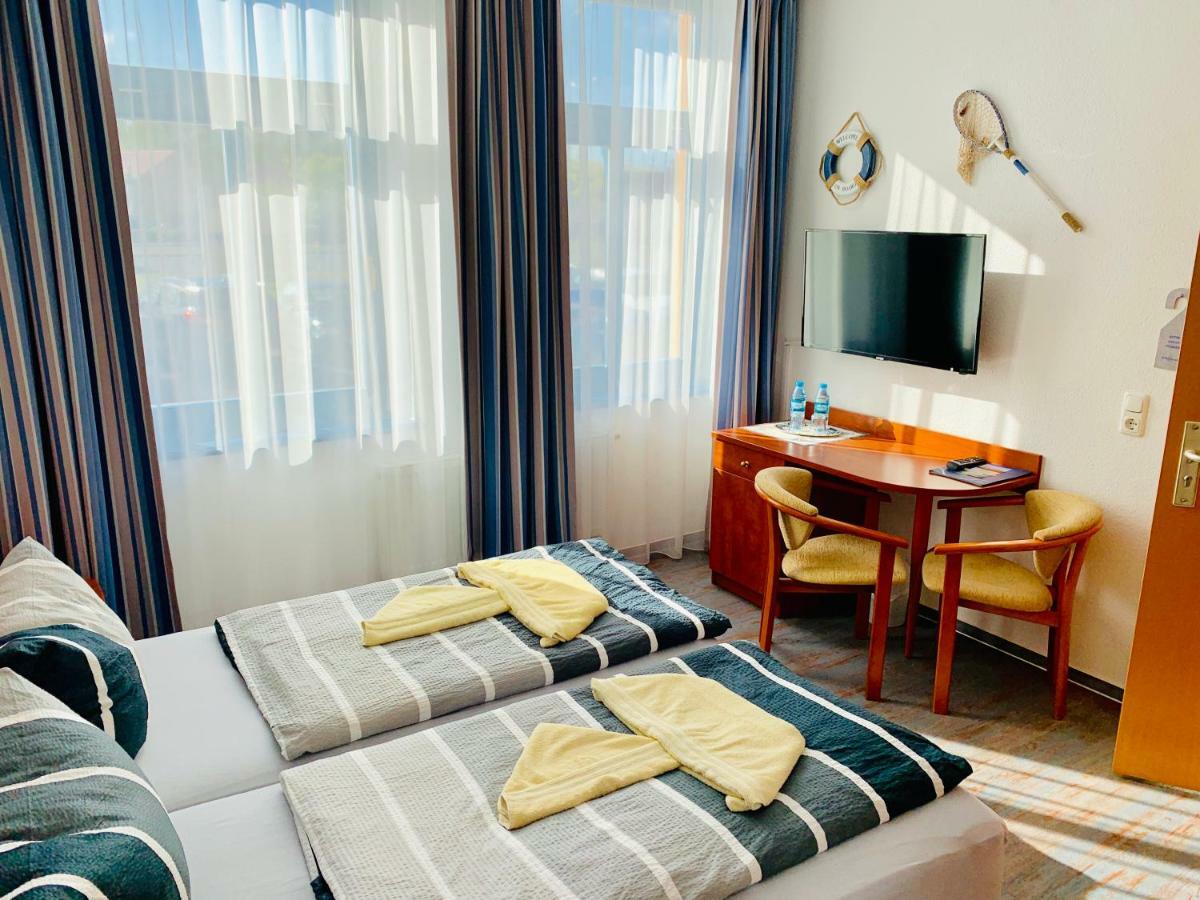 Hotel-Pension "Petridamm" Rostock Dış mekan fotoğraf