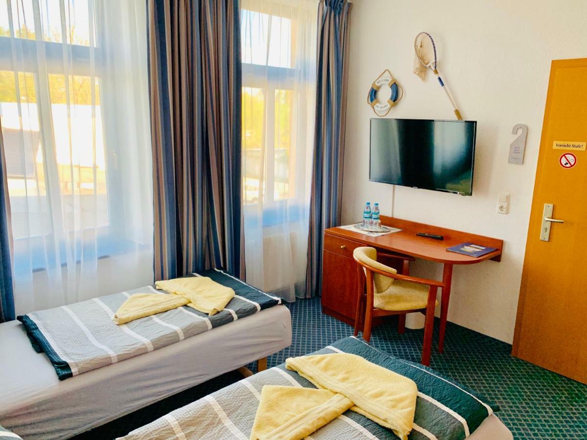 Hotel-Pension "Petridamm" Rostock Dış mekan fotoğraf