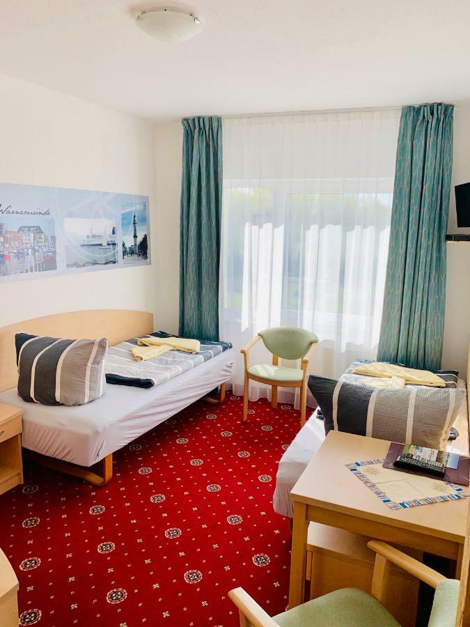 Hotel-Pension "Petridamm" Rostock Dış mekan fotoğraf