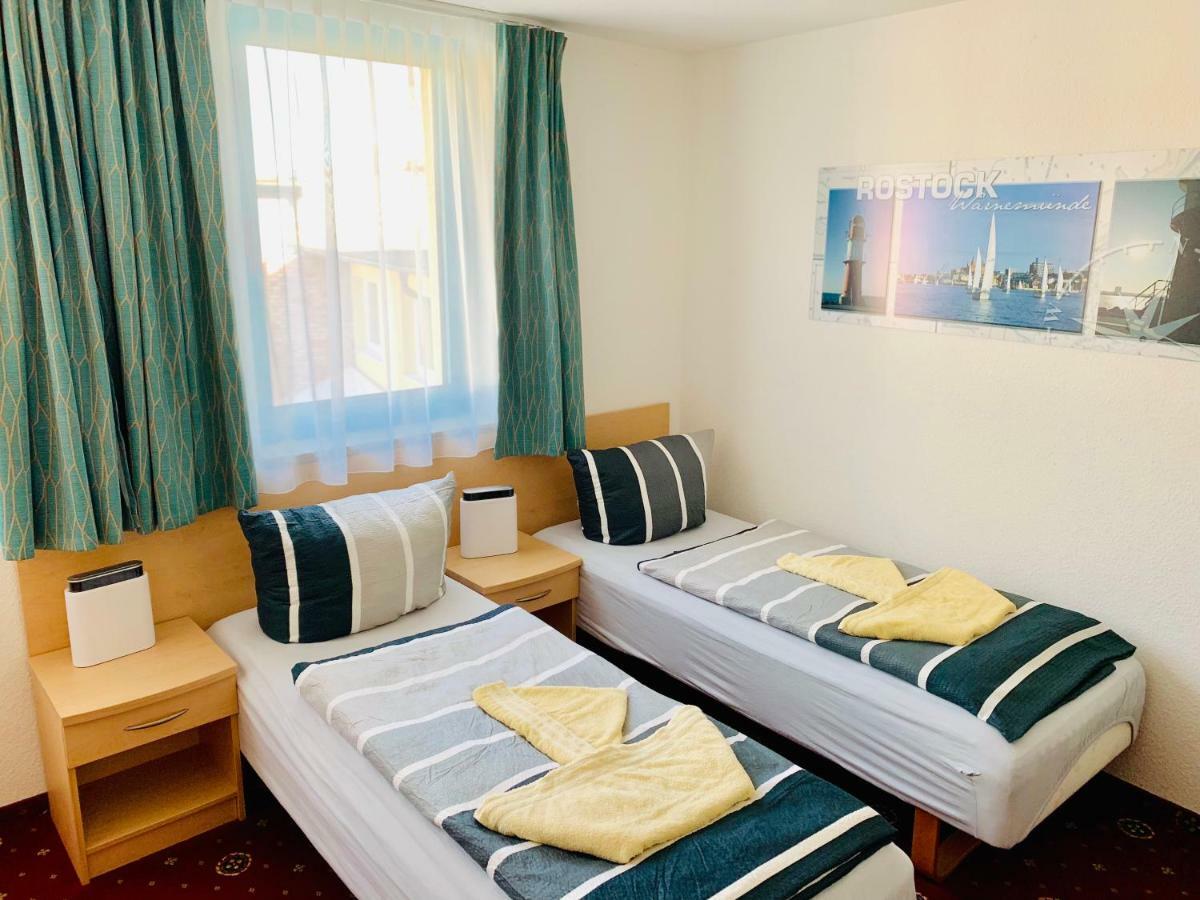 Hotel-Pension "Petridamm" Rostock Dış mekan fotoğraf